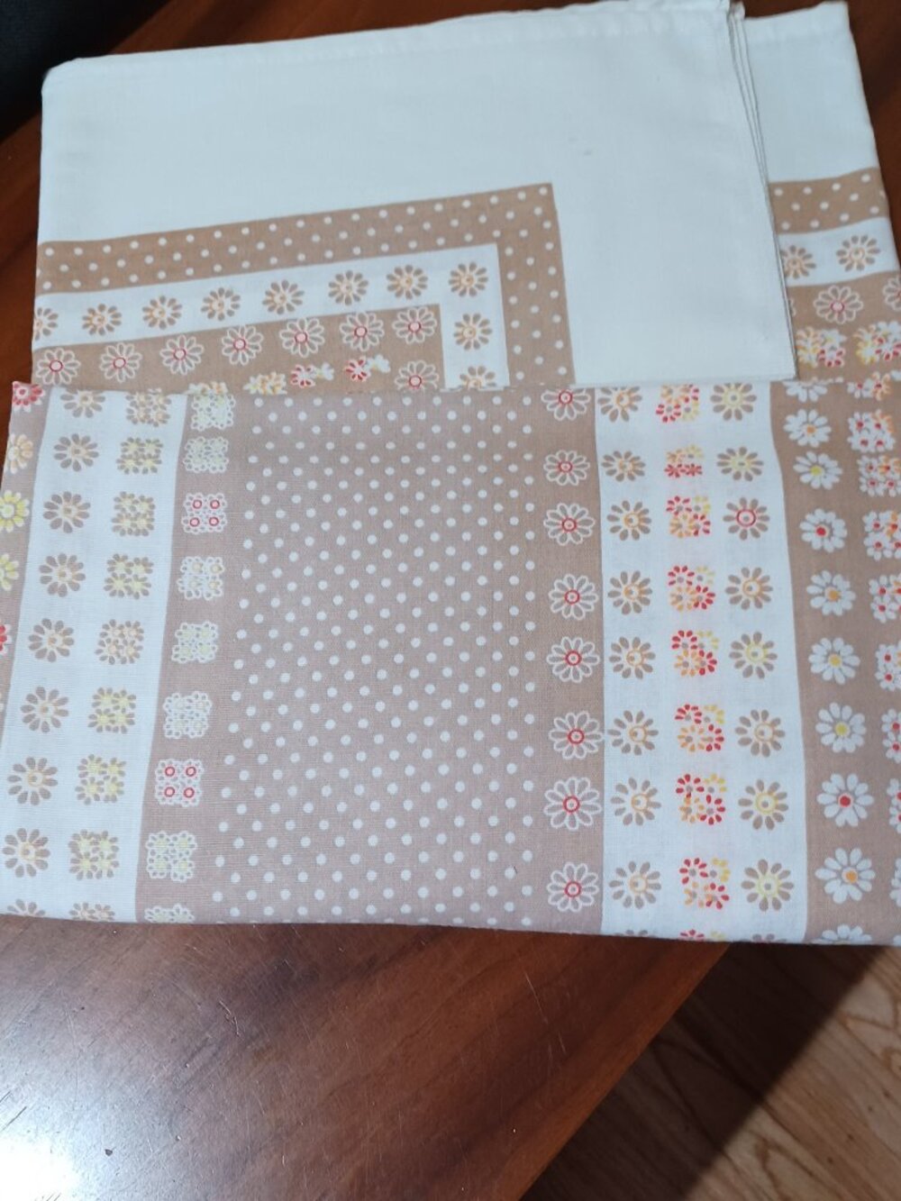 Vintage Stevens 1978 Sweet Floral Tablecloth (Wht yel red tan) 48" W 68" L  USA